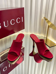 GUCCI 26S HIGH-HEELED SANDALS 100 MM IN RED SATIN