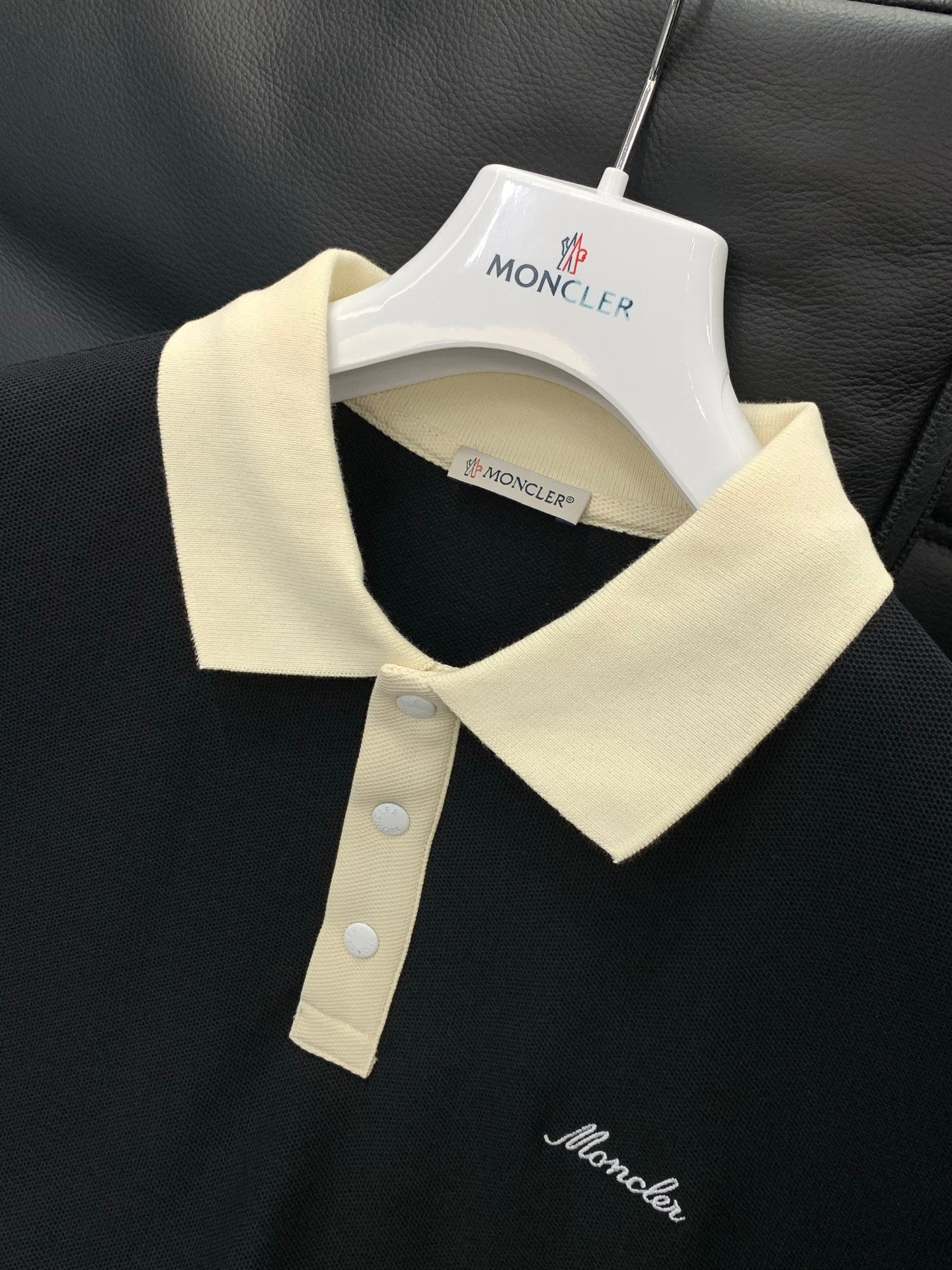 MONCLER 26S SHORT-SLEEVE POLO T-SHIRT 506