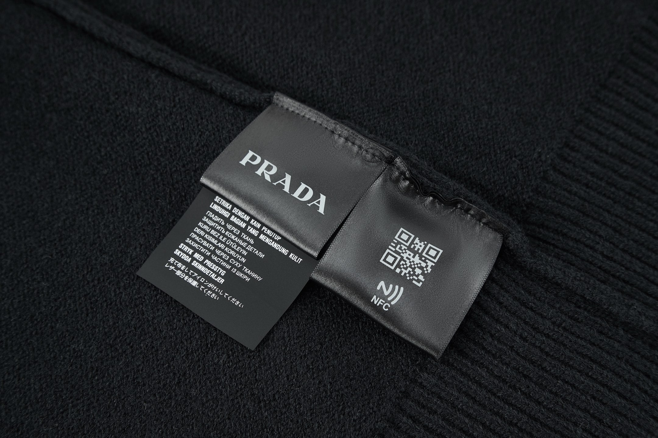 PRADA 25S PULLOVER SWEATER 251
