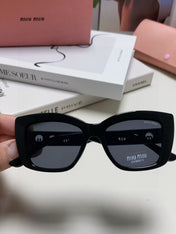 LOGO CAT EYE SUNGLASSES 513005 IN BLACK ACETATE