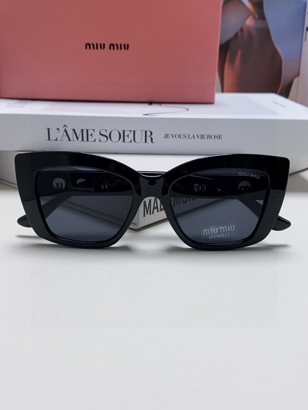 LOGO CAT EYE SUNGLASSES 513005 IN BLACK ACETATE