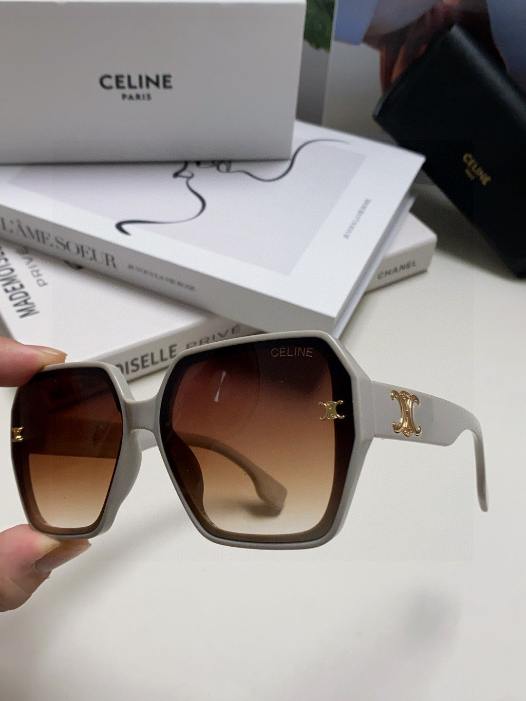 TRIOMPHE SUNGLASSES 552770 IN LIGHT GREY ACETATE