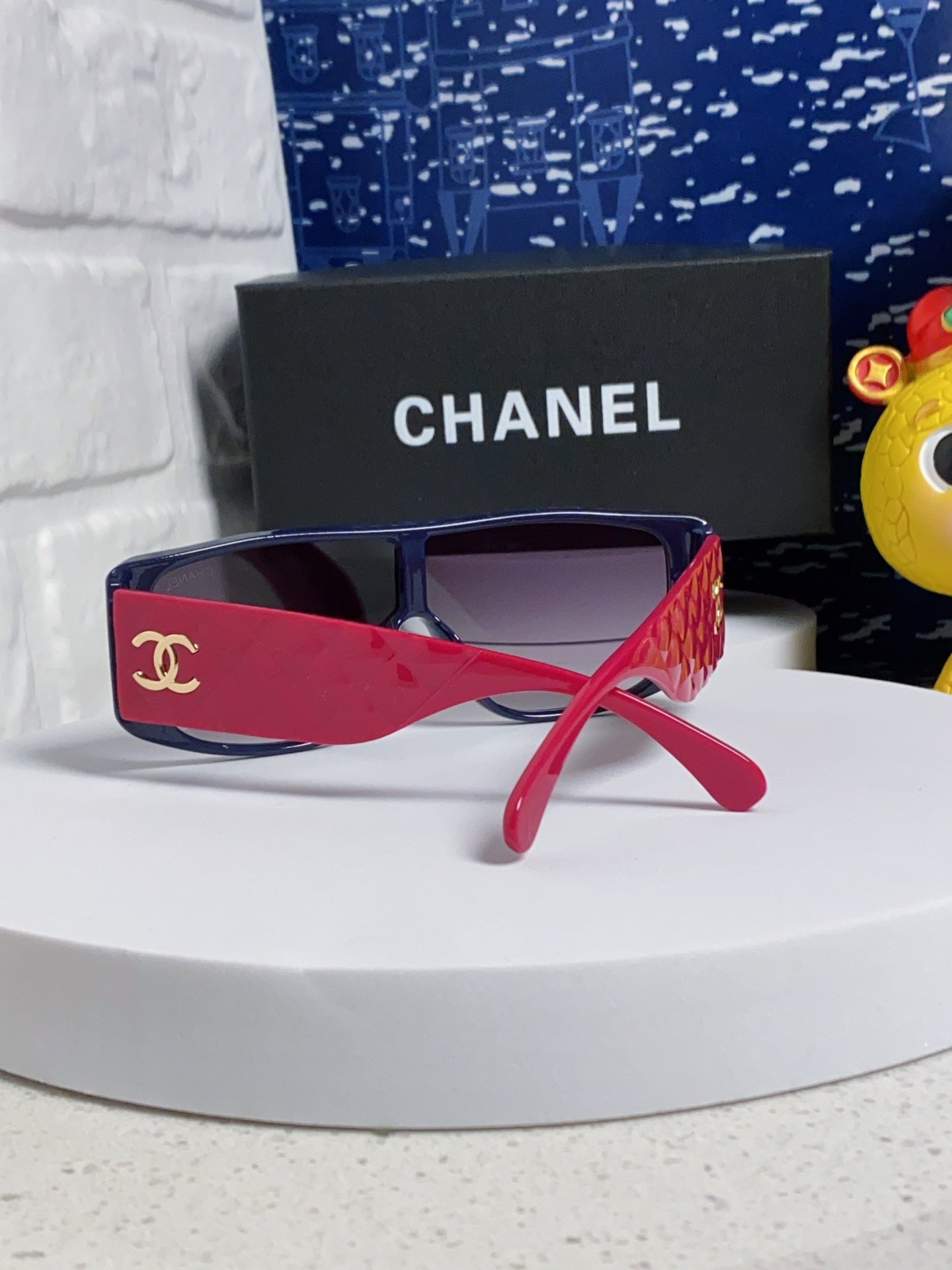 SQUARE SUNGLASSES 641780 IN BLUE ACETATE PINK FRAME