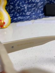 TRIOMPHE SQUARE SUNGLASS 566741 IN IVORY ACETATE