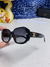 TRIOMPHE SQUARE SUNGLASS  566743 IN BLACK ACETATE GRADIENT SMOKE LENSES