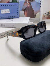 RECTANGULAR FRAME SUNGLASSES 570237 IN ACETATE
