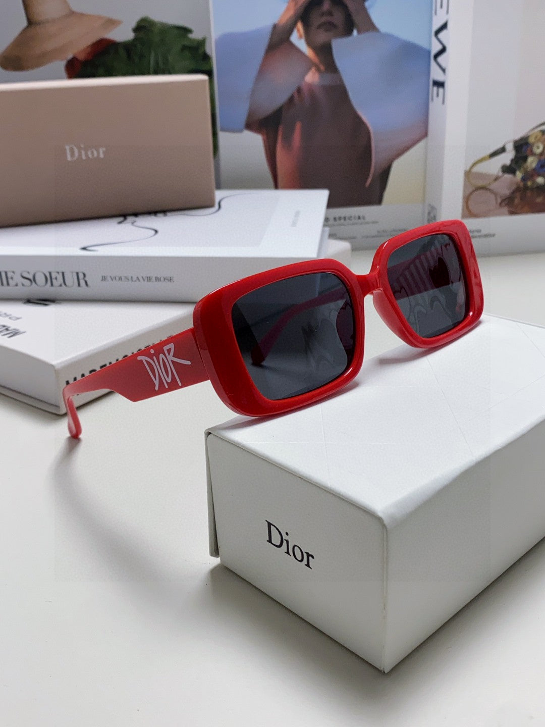 MONTAIGNE SUNGLASS 571592 IN RED ACETATE TEXT LOGO
