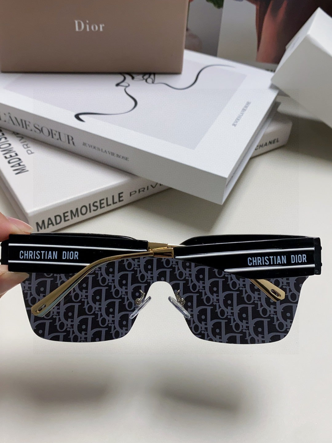 OBLIQUE SUNGLASS 571598 IN BLACK ACETATE