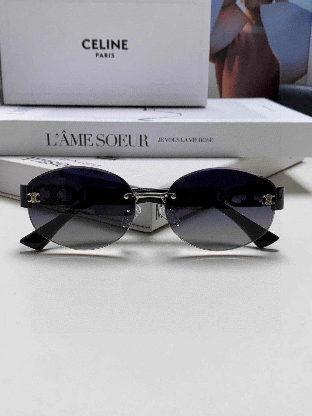 TRIOMPHE SUNGLASSES 573247 IN METAL GRADIENT SMOKE LENSES