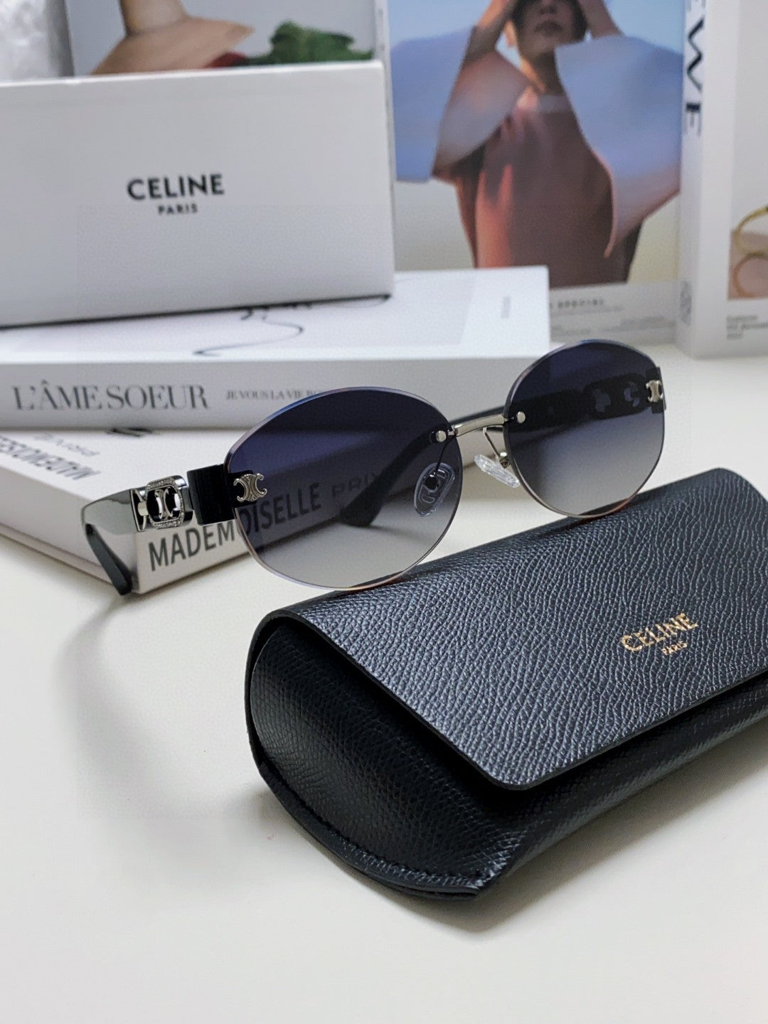 TRIOMPHE SUNGLASSES 573247 IN METAL GRADIENT SMOKE LENSES