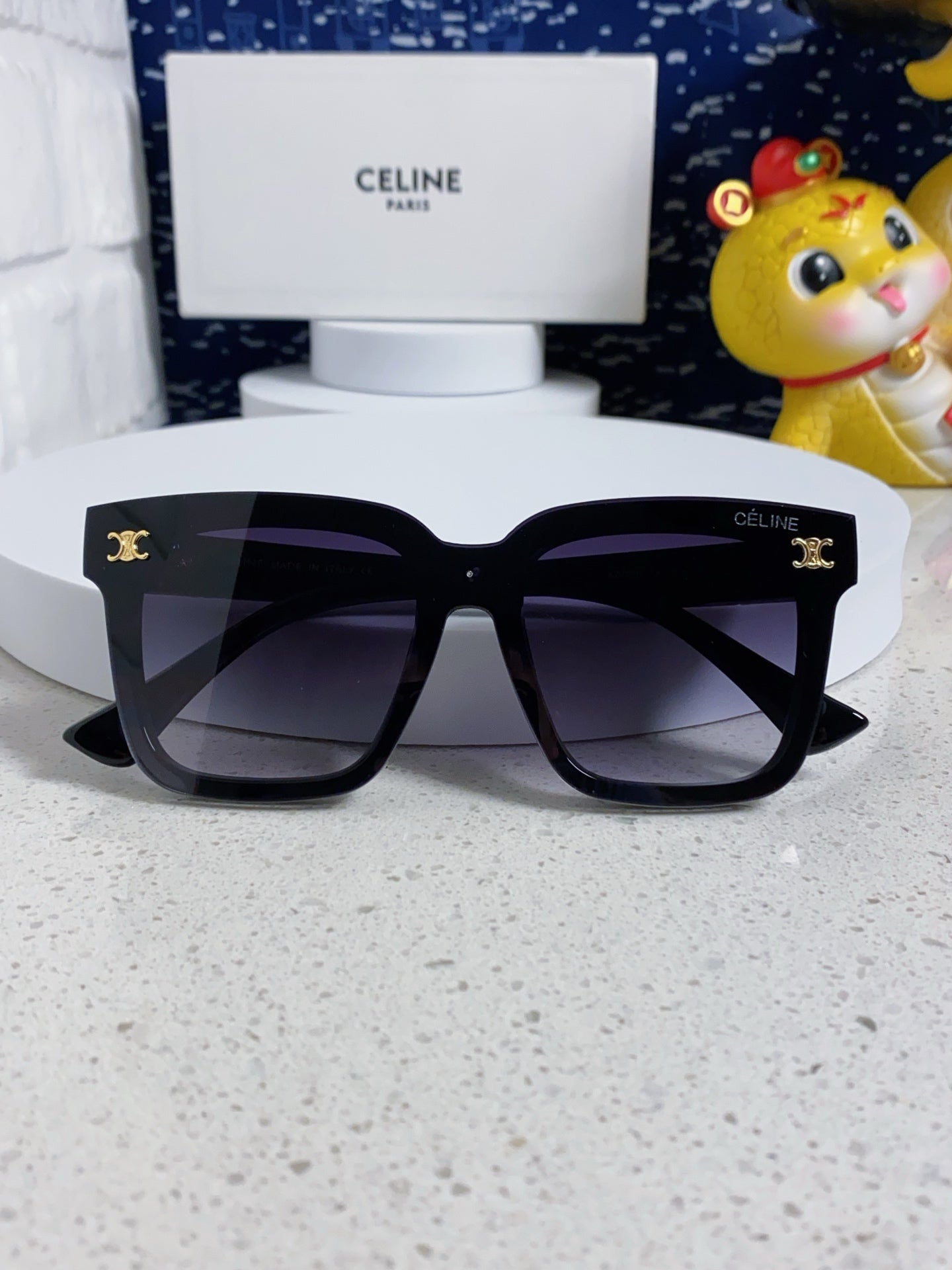 TRIOMPHE SUNGLASSES 548636 IN BLACK ACETATE GRADIENT SMOKE LENSES