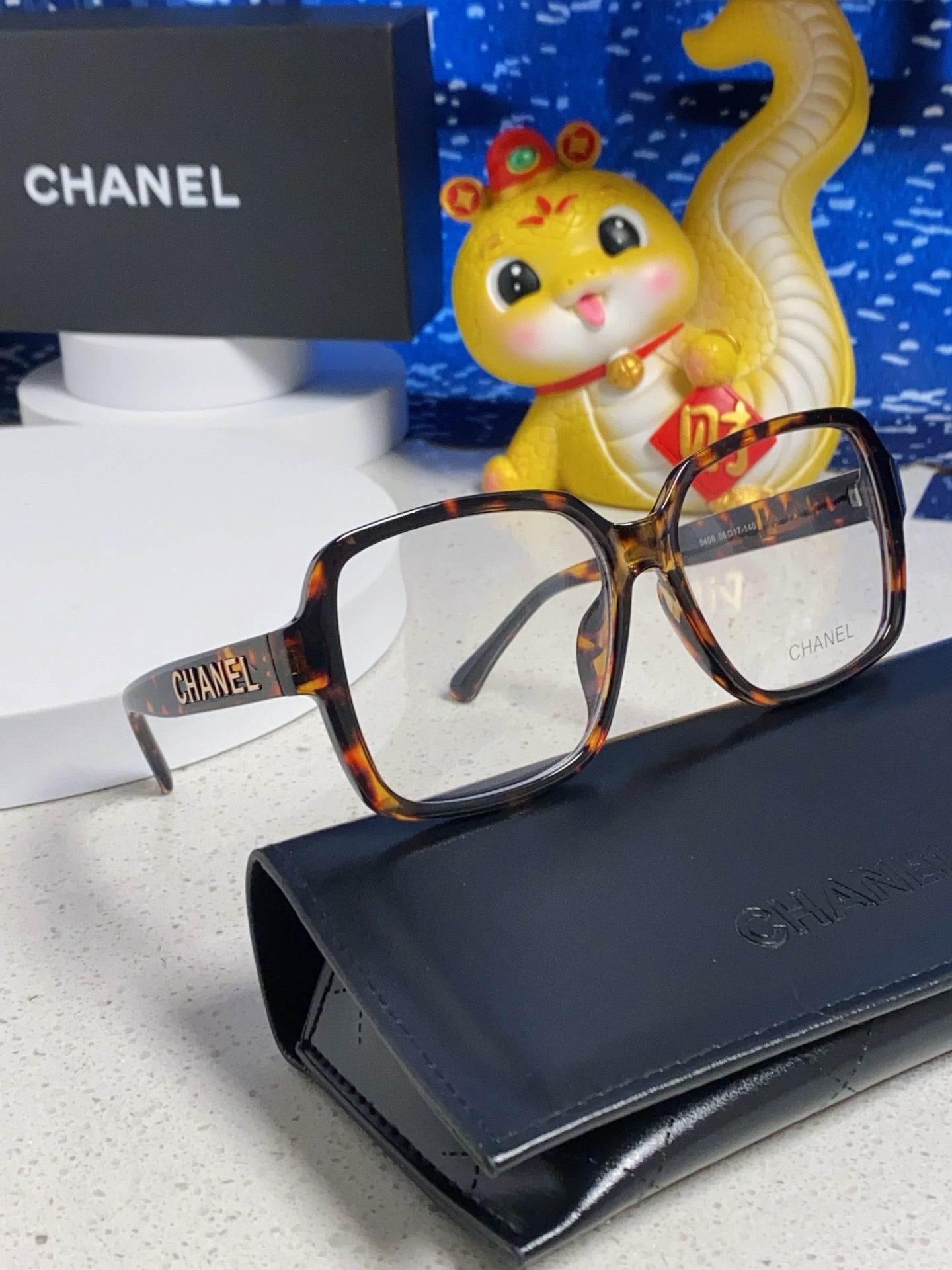 SQUARE SUNGLASSES 638933 IN HAVANA ACETATE