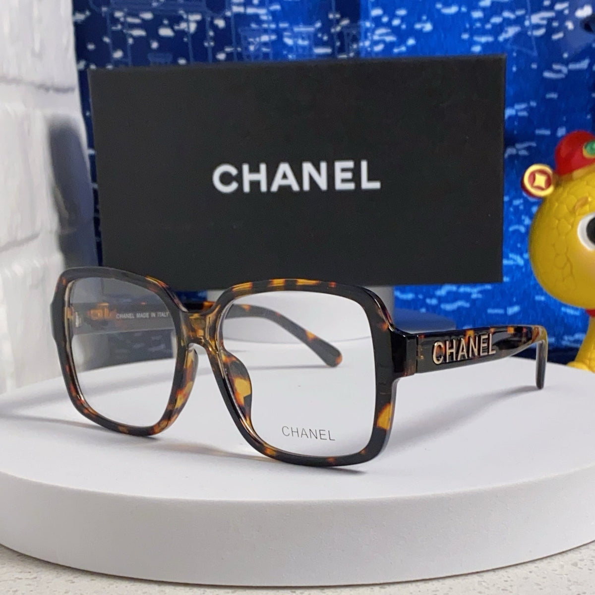 SQUARE SUNGLASSES 638933 IN HAVANA ACETATE