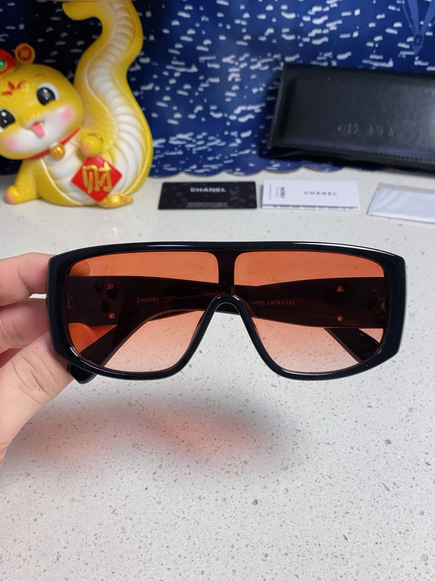 SQUARE SUNGLASSES CH5495 IN BLACK ACETATE ORANGE SMOKE LENSES