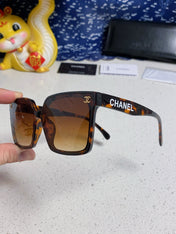 SQUARE SUNGLASSES 641809 IN HAVANA ACETATE GOLD CHAIN