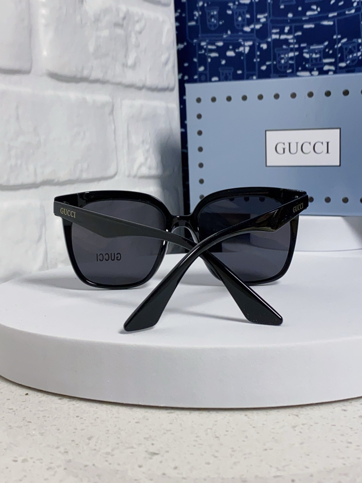 SQUARE FRAME SUNGLASSES 575854 IN BLACK ACETATE