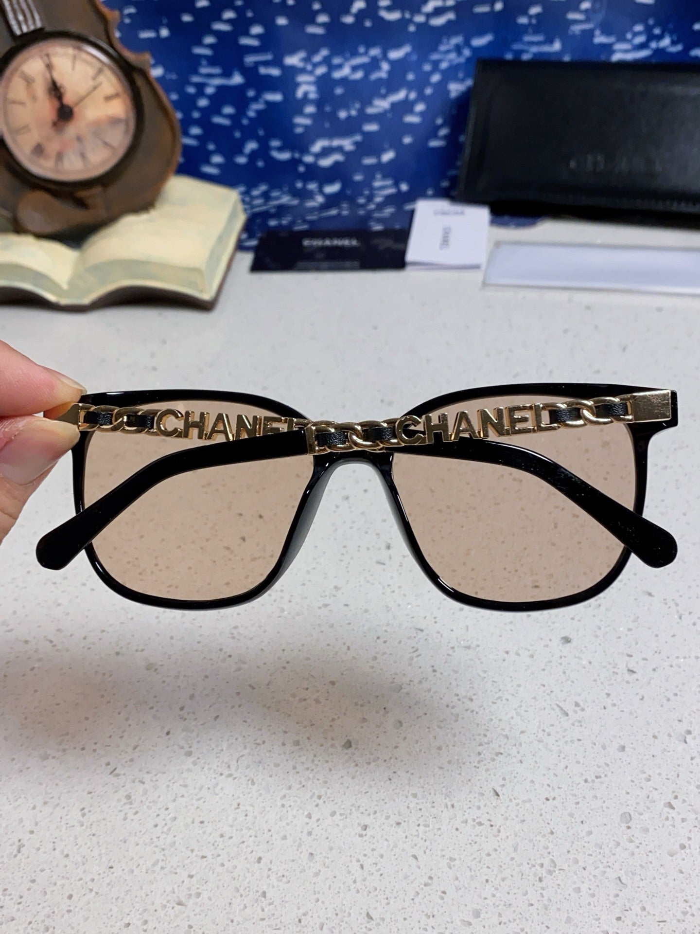 SQUARE SUNGLASSES 632028 IN BLACK ACETATE LIGHT BROWN LENSES