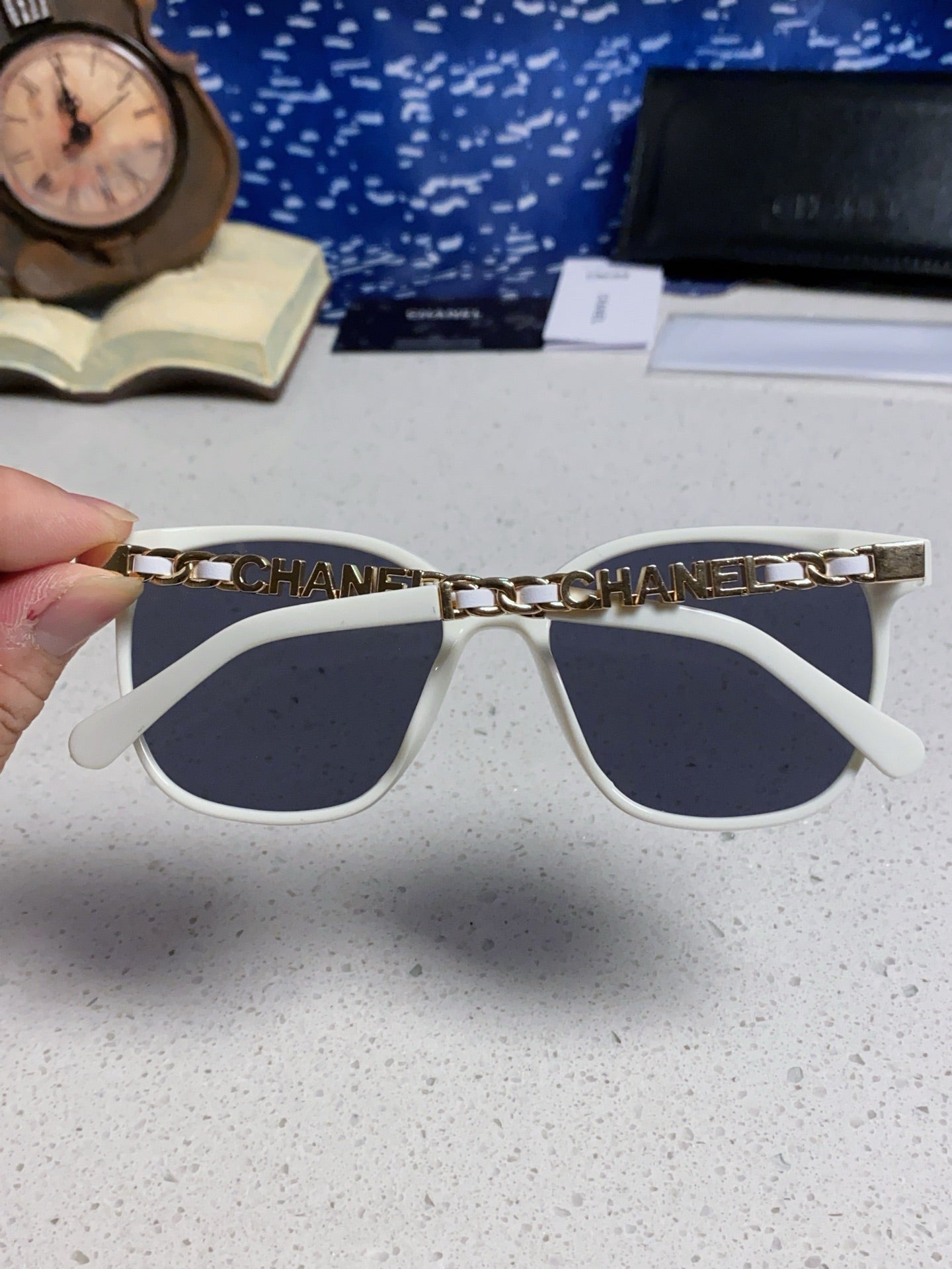 SQUARE SUNGLASSES 632031 IN WHITE ACETATE GOLD METAL