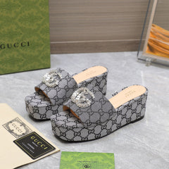 HIGH WEDGE PLATFORM WITH DOUBLE G IN GRAY CANVAS