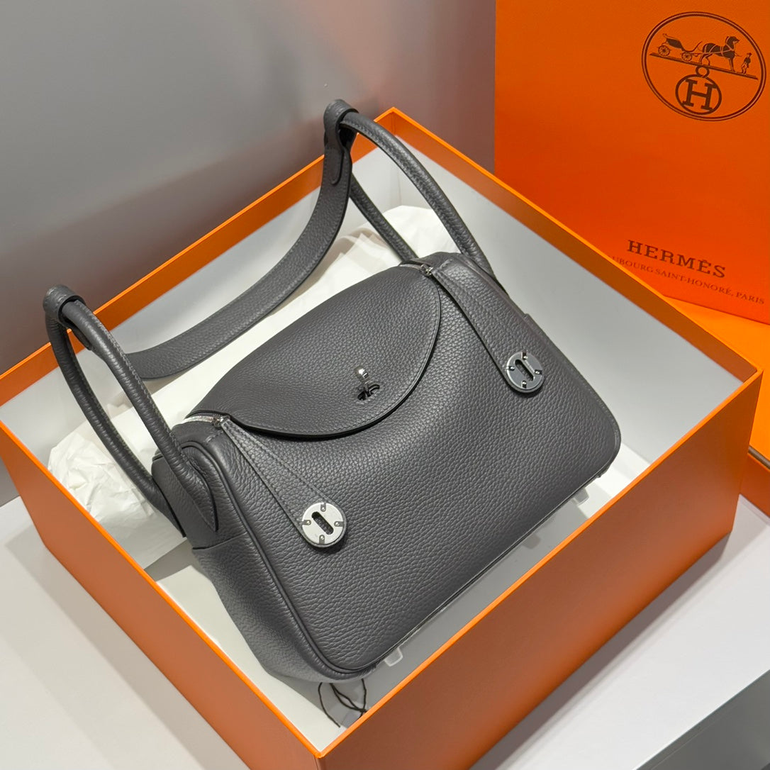 HERMES 25S MEDIUM LINDY 26 IN CHARCOAL GRAY CALFSKIN SILVER HARDWARE
