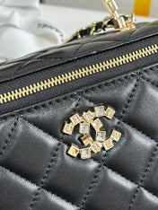 VANITY CASE 18 IN BLACK CALFSKIN GOLD HARDWARE