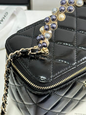 VANITY CASE 18 IN BLACK SHINY LAMBSKIN WITH PEARL HANDLE