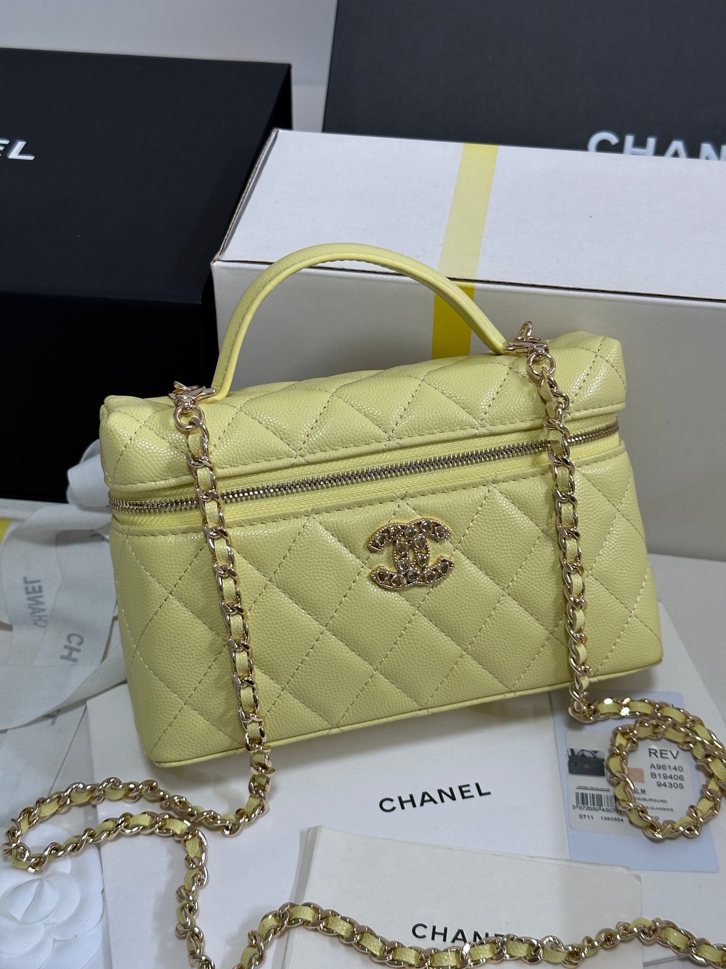 STRASS VANITY QUILTED CASE 19 IN YELLOW CALFSKIN WITH GOLD METALLIC