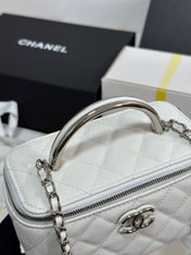 MINI VANITY TOP HANDLE CASE 17 IN WHITE CAVIAR SKIN SILVER-TONE PLATED METAL