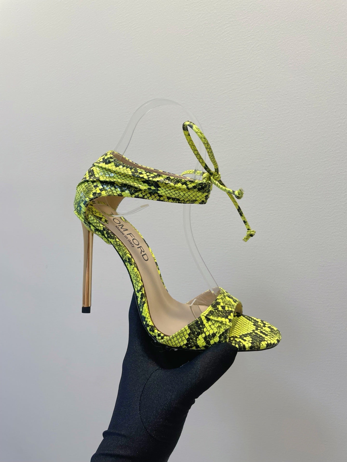 TOM FORD 26S HIGH HEEL SANDALS IN NEON YELLOW AND BLACK SNAKESKIN CALFSKIN
