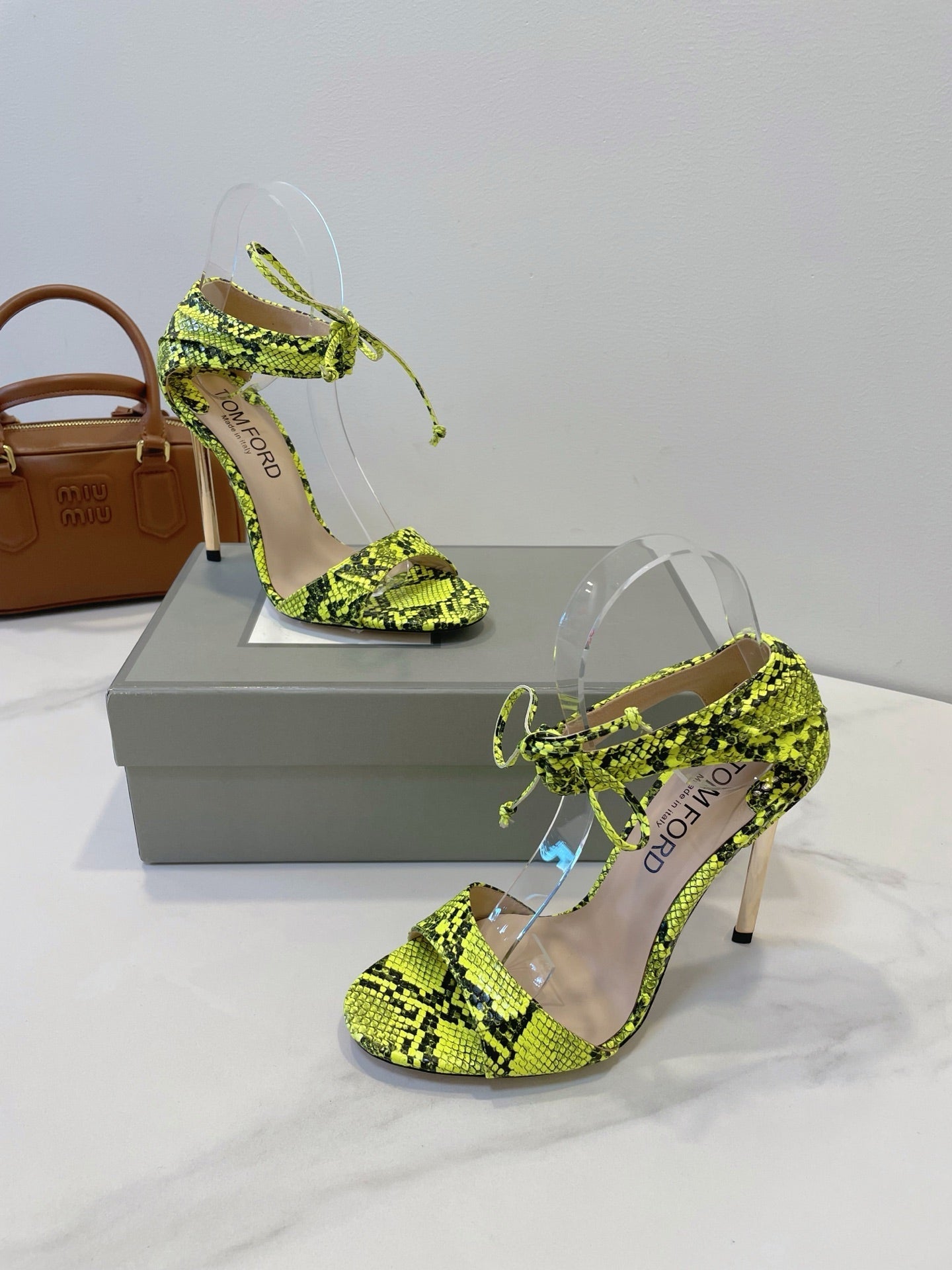 TOM FORD 26S HIGH HEEL SANDALS IN NEON YELLOW AND BLACK SNAKESKIN CALFSKIN