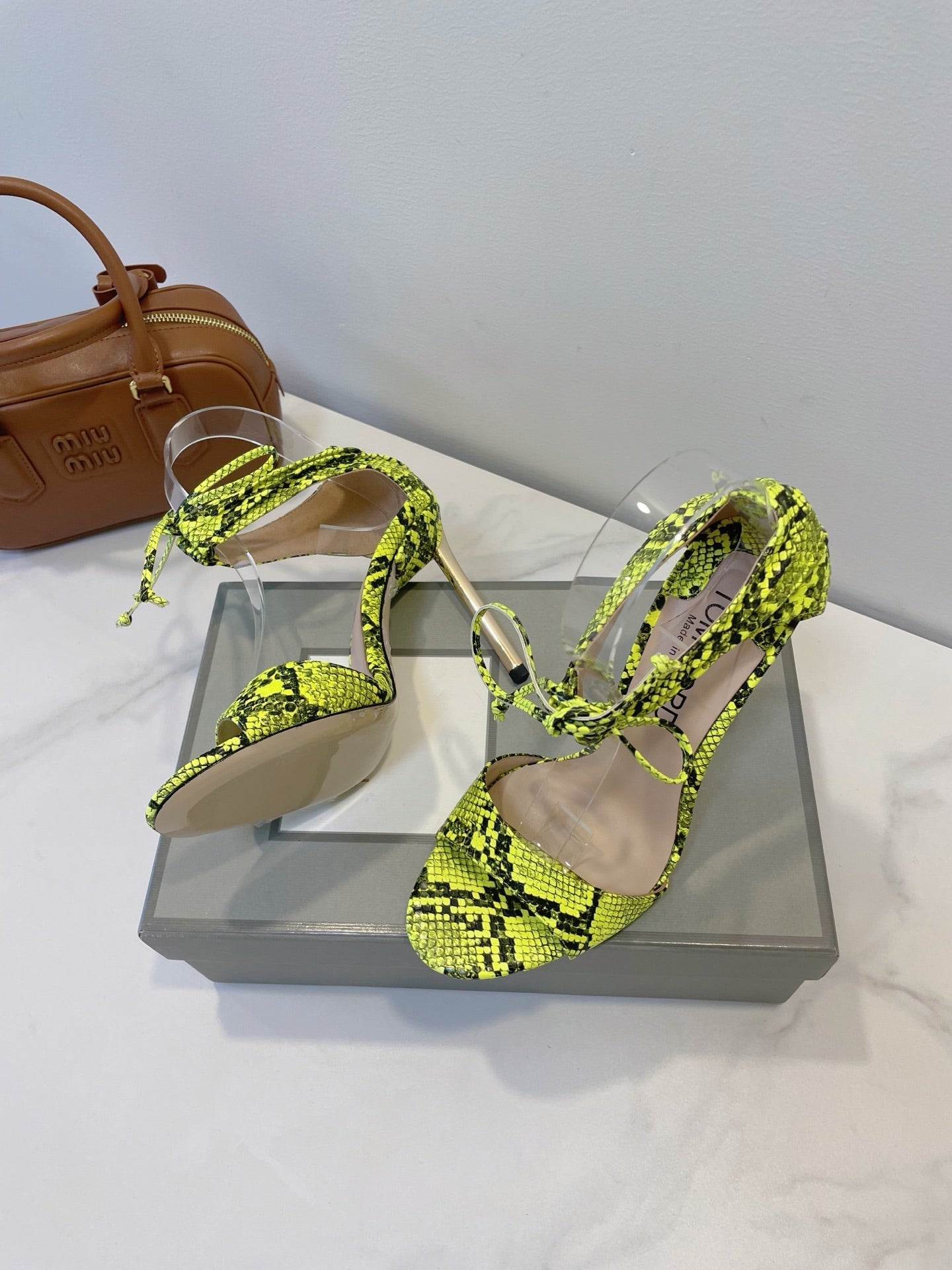TOM FORD 26S HIGH HEEL SANDALS IN NEON YELLOW AND BLACK SNAKESKIN CALFSKIN