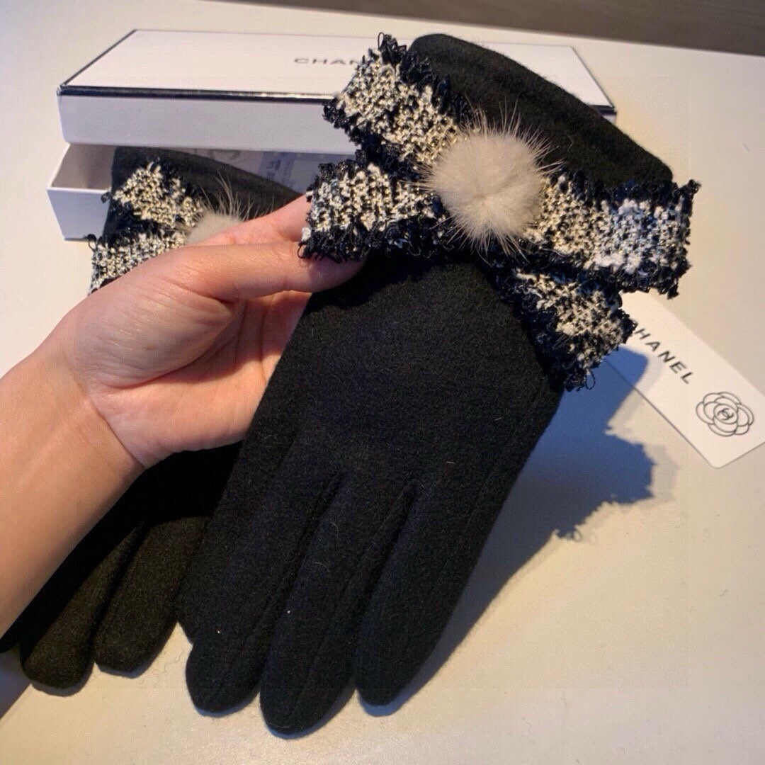 GLOVES IN BLACK WOOL 420536