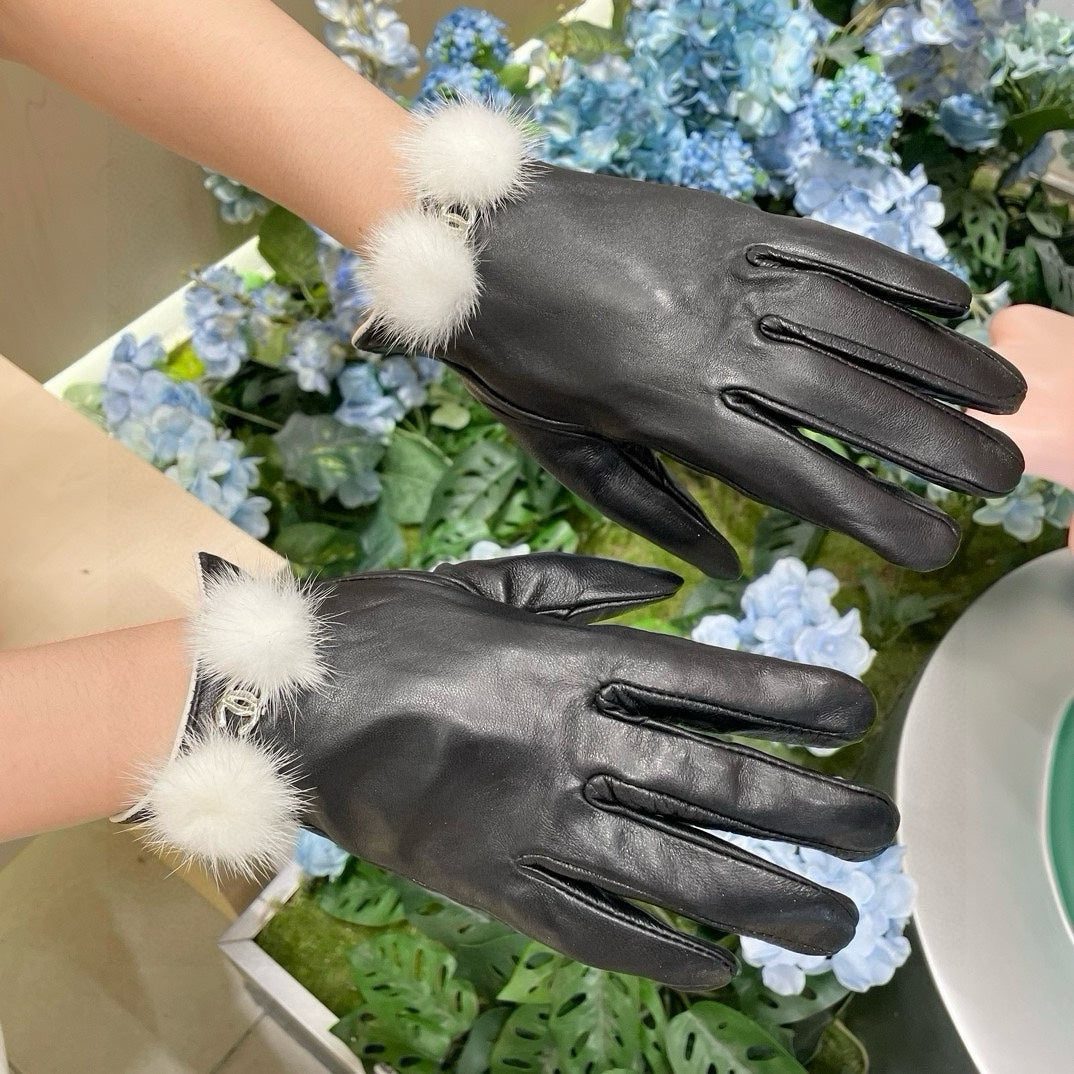 GLOVES IN BLACK LAMBSKIN WITH LAMB FUR 463823