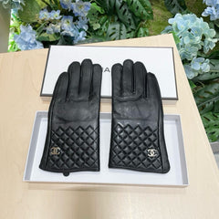 GLOVES IN BLACK LAMBSKIN 463825