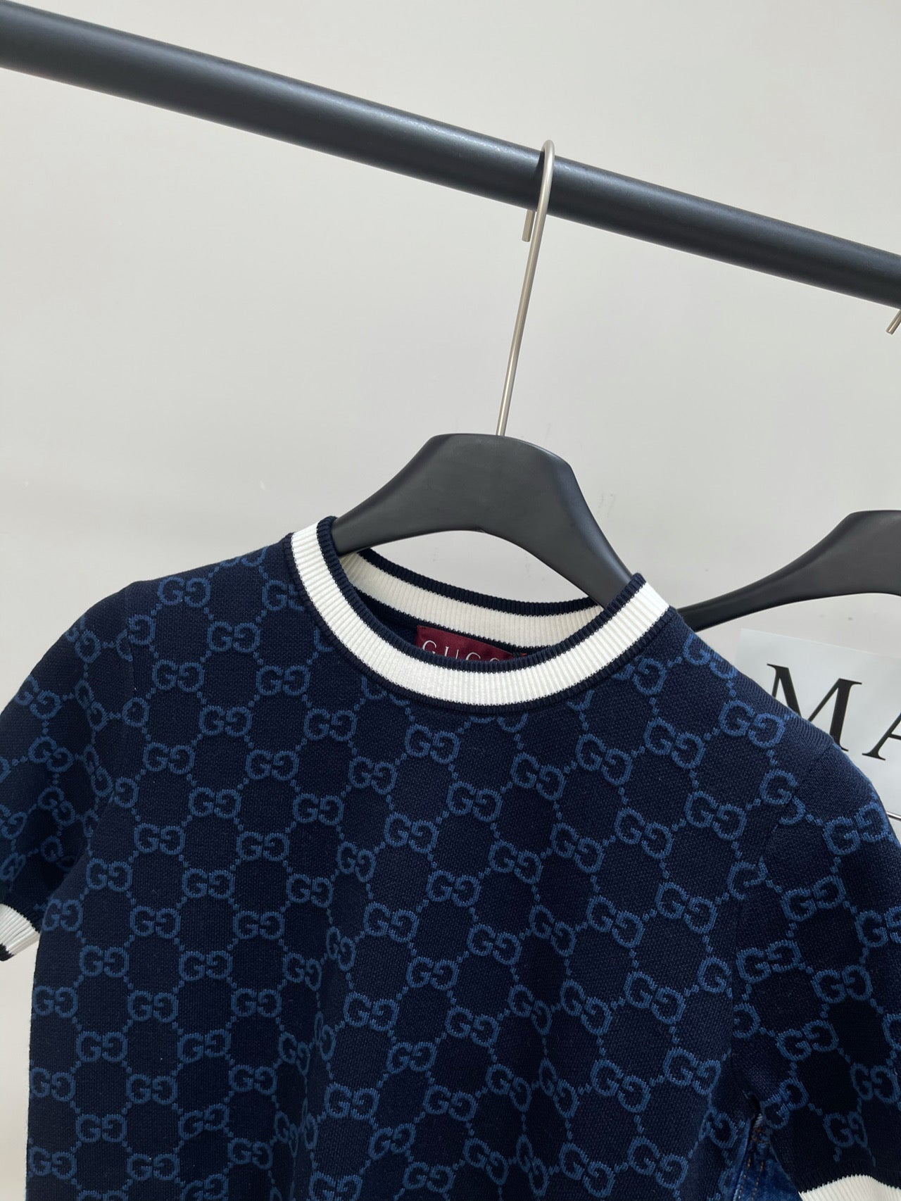 GUCCI SHORT-SLEEVE CREW NECK KNIT TOP WITH WHITE TRIM 256819