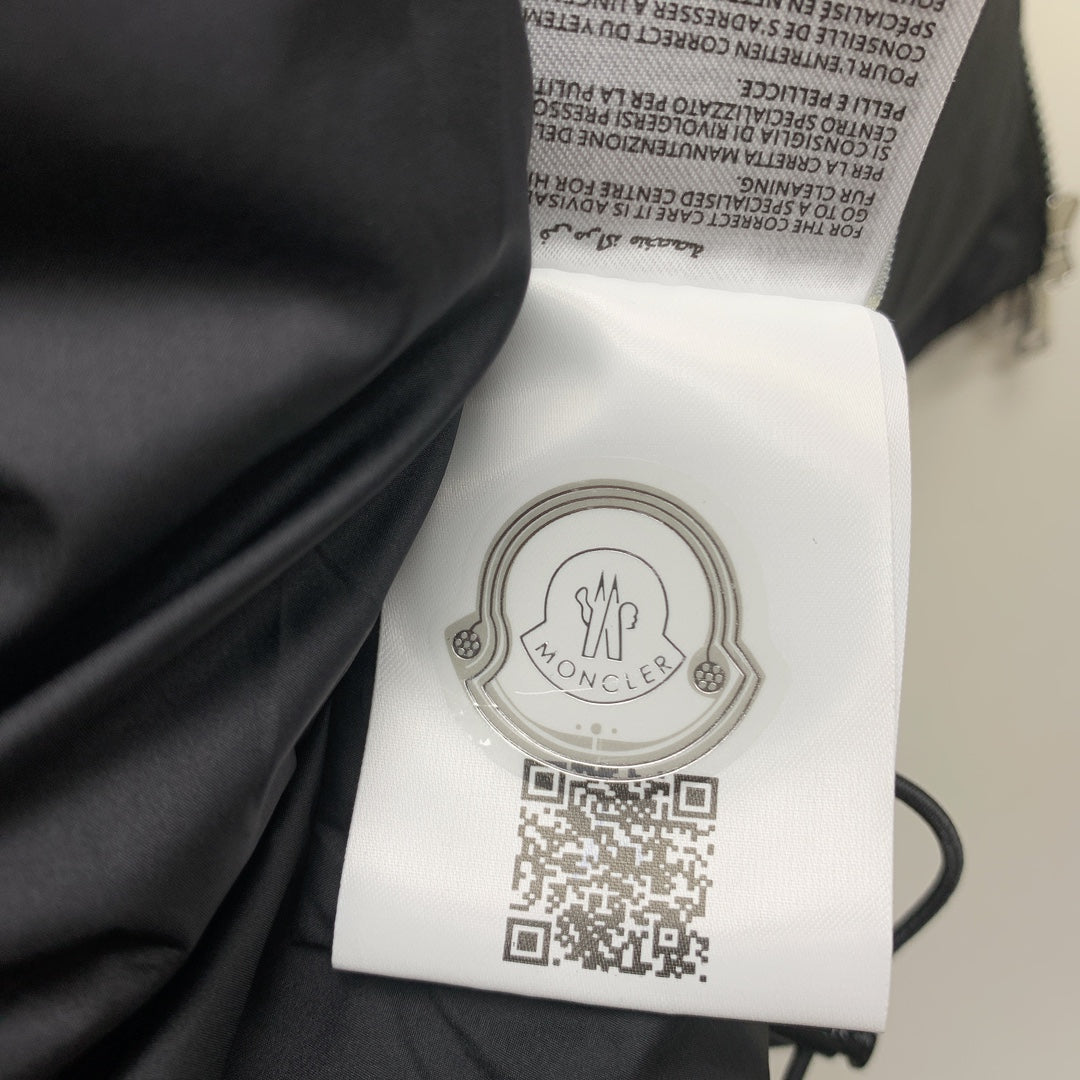 MONCLER 25S JACKET IN BLACK 002