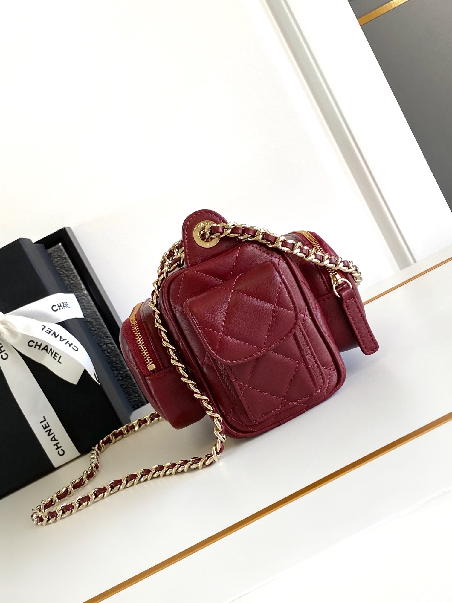 CHANEL 25S CAMERA BAG 23 IN DARK RED LAMBSKIN WITH GOLD HARDWARE