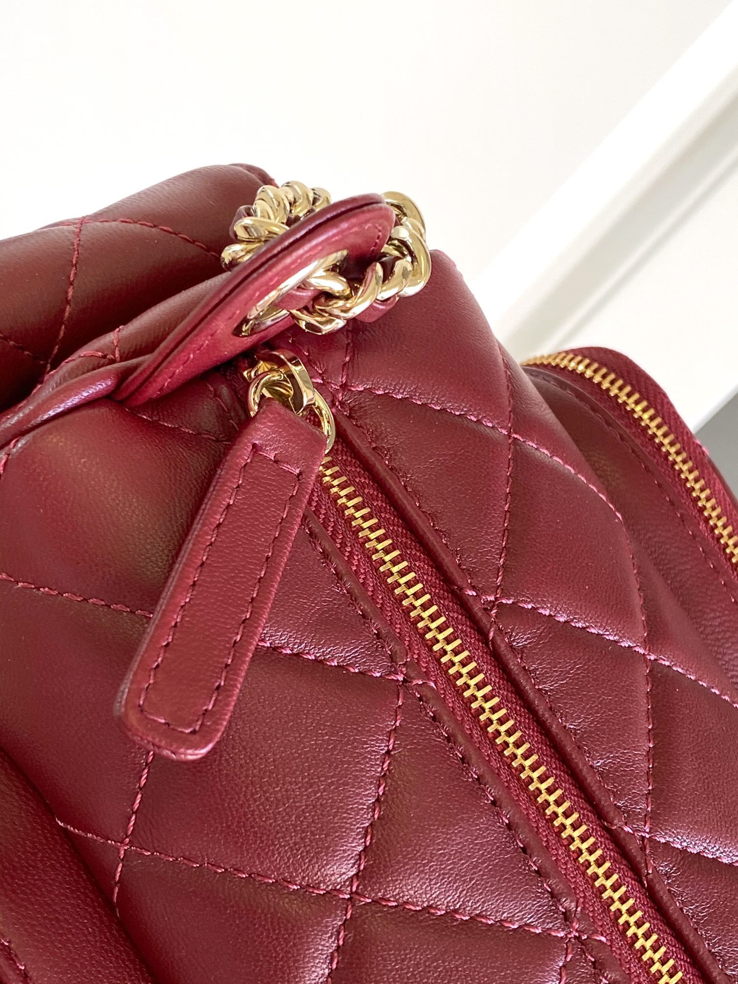 CHANEL 25S CAMERA BAG 23 IN DARK RED LAMBSKIN WITH GOLD HARDWARE