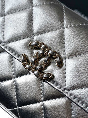 CHANEL 25S KELLY BAG 18 IN SILVER METALLIC LAMBSKIN WITH GOLD HARDWARE STYLE 1