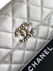 CHANEL 25S KELLY BAG 18 IN SILVER CAVIAR LEATHER WITH GOLD HARDWARE STYLE 2