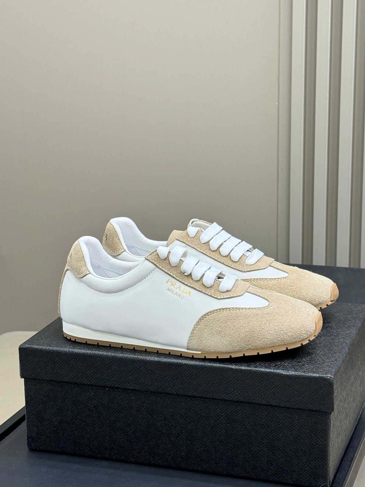PRADA 25S SNEAKER IN WHITE MIX DARK BEIGE SUEDE STYLE 2