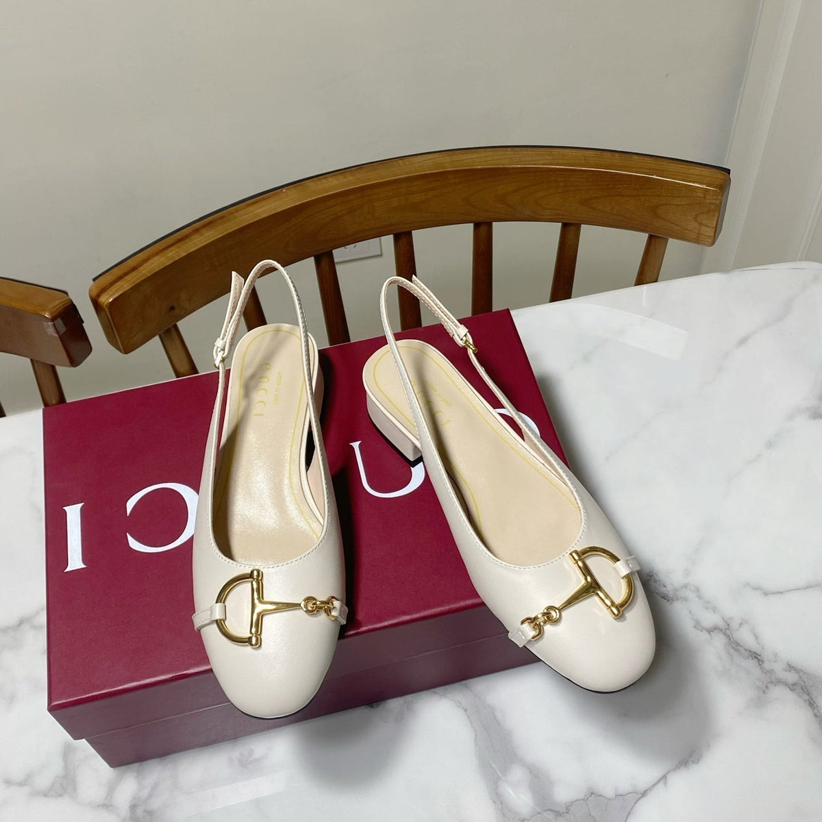 GUCCI 26S SLINGBACK FLATS IN CREAM WHITE CALFSKIN