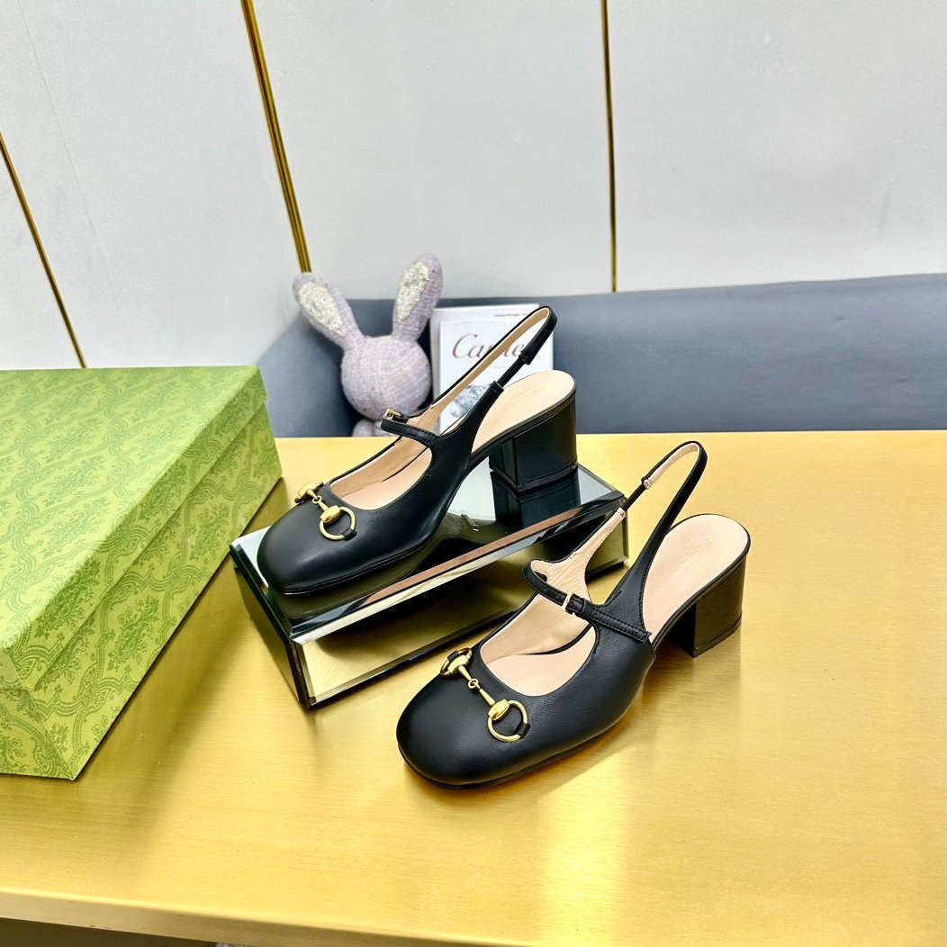 HORSEBIT PUMP IN BLACK SHEEPSKIN