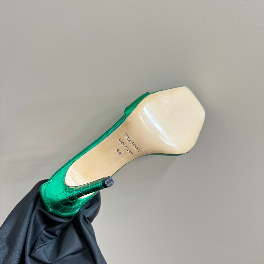 HIGH-HEELED SANDAL IN GREEN MINT CALFSKIN