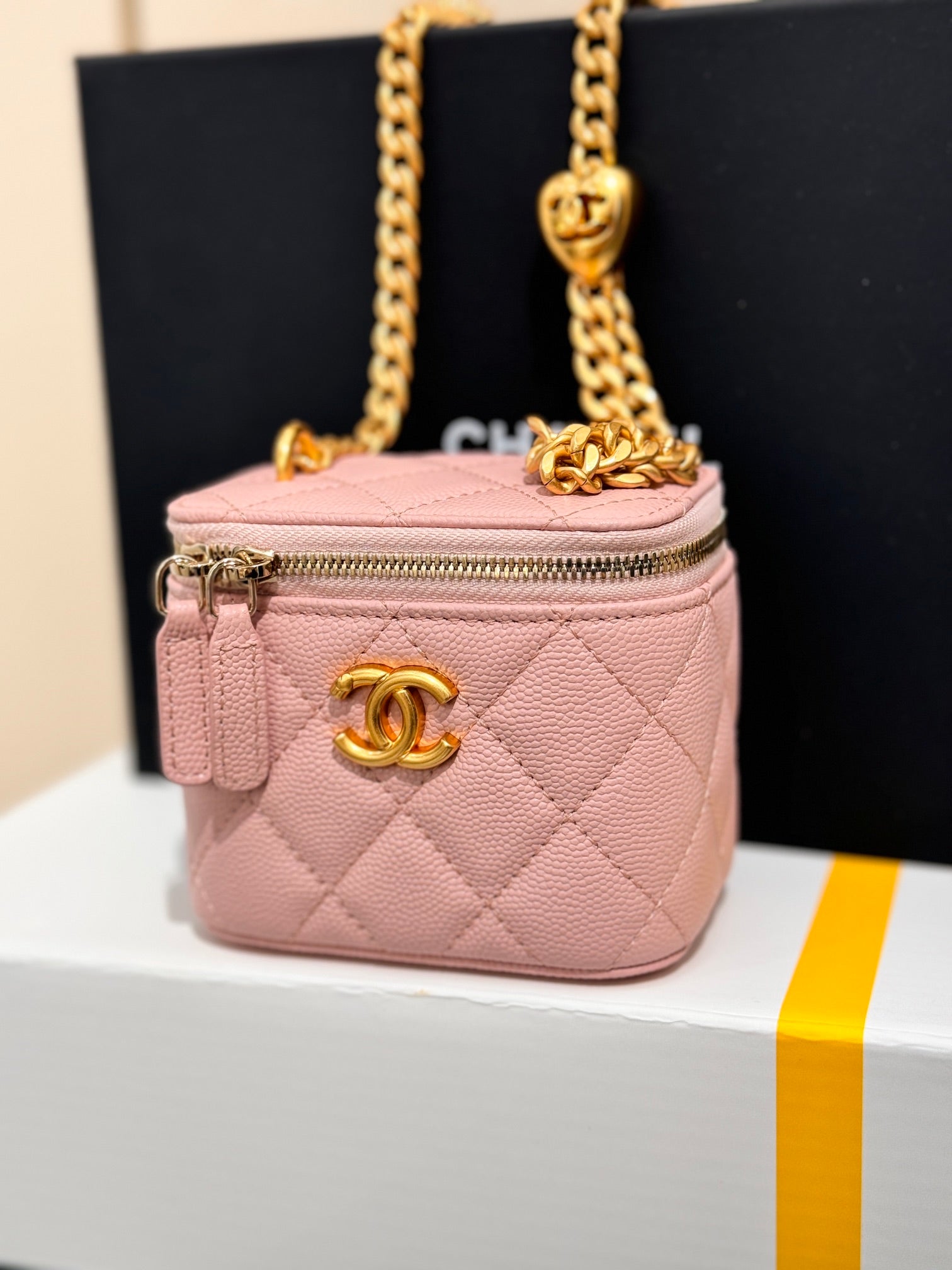 CHANEL 25S MINI VANITY BAG 11 CM IN LIGHT PINK LAMBSKIN WITH GOLD HARDWARE