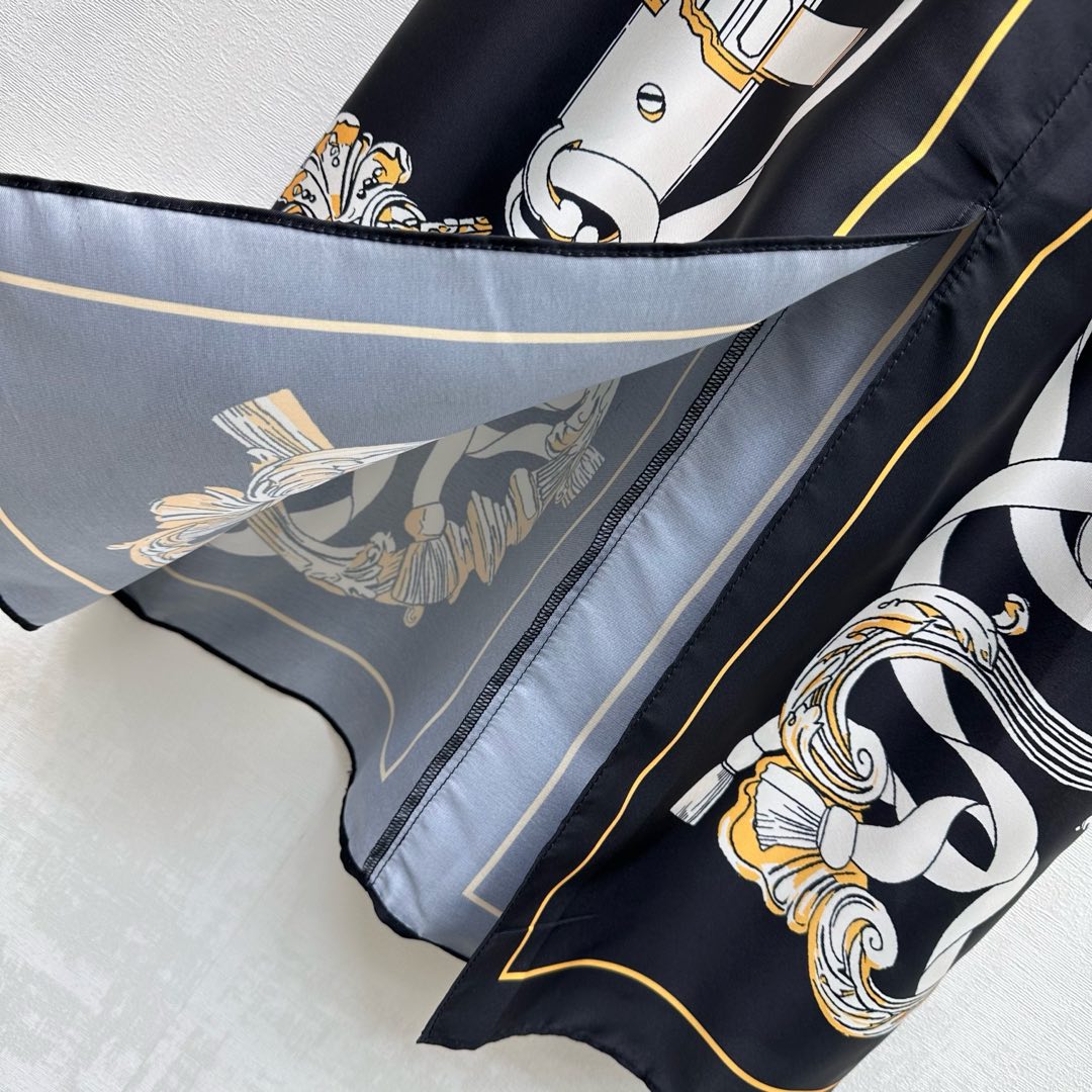 HERMES 26S PRINTED SILK DRESS 489