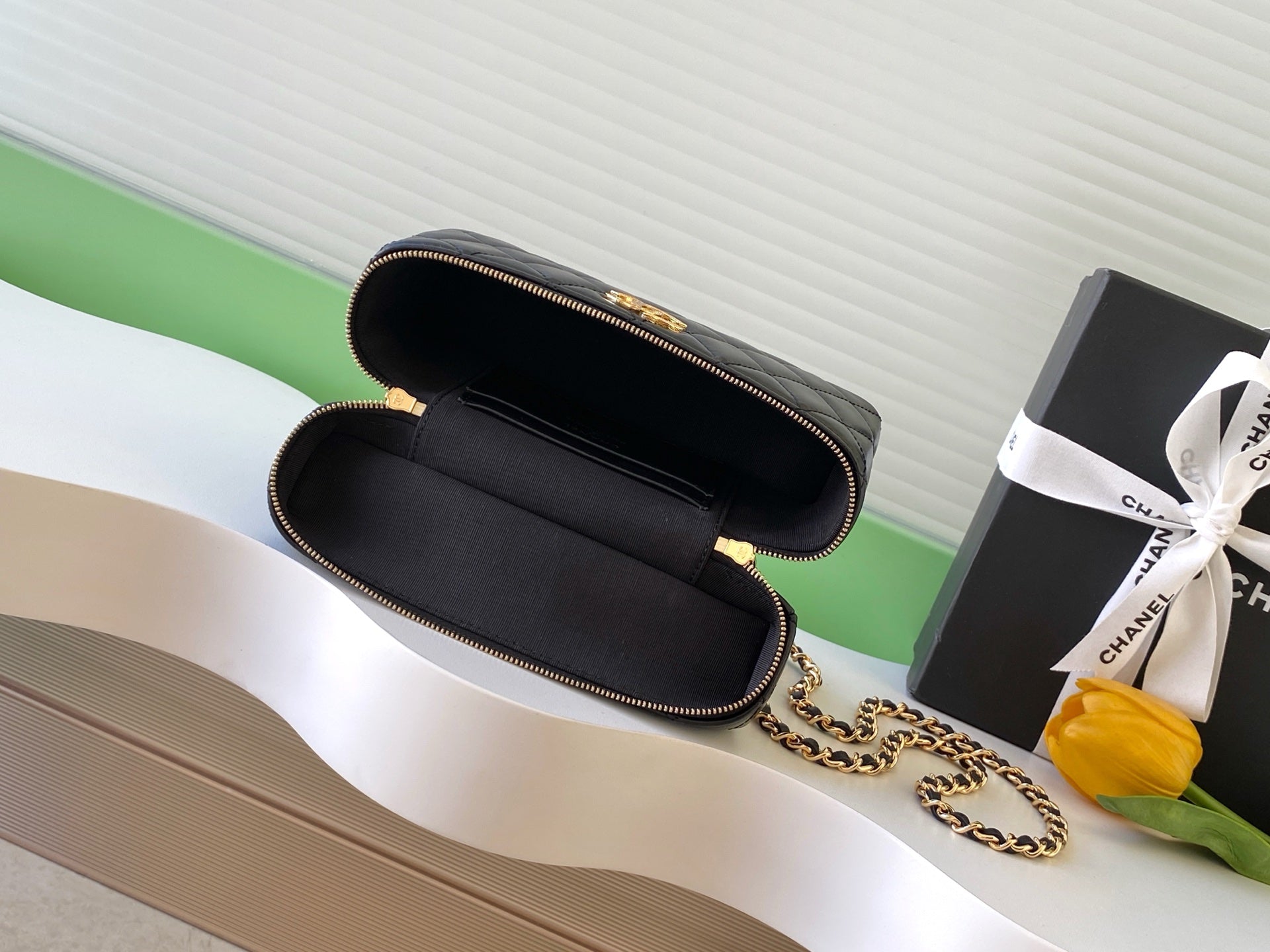 CHANEL 25S VANITY BAG 19 IN BLACK LAMBSKIN GOLD HARDWARE