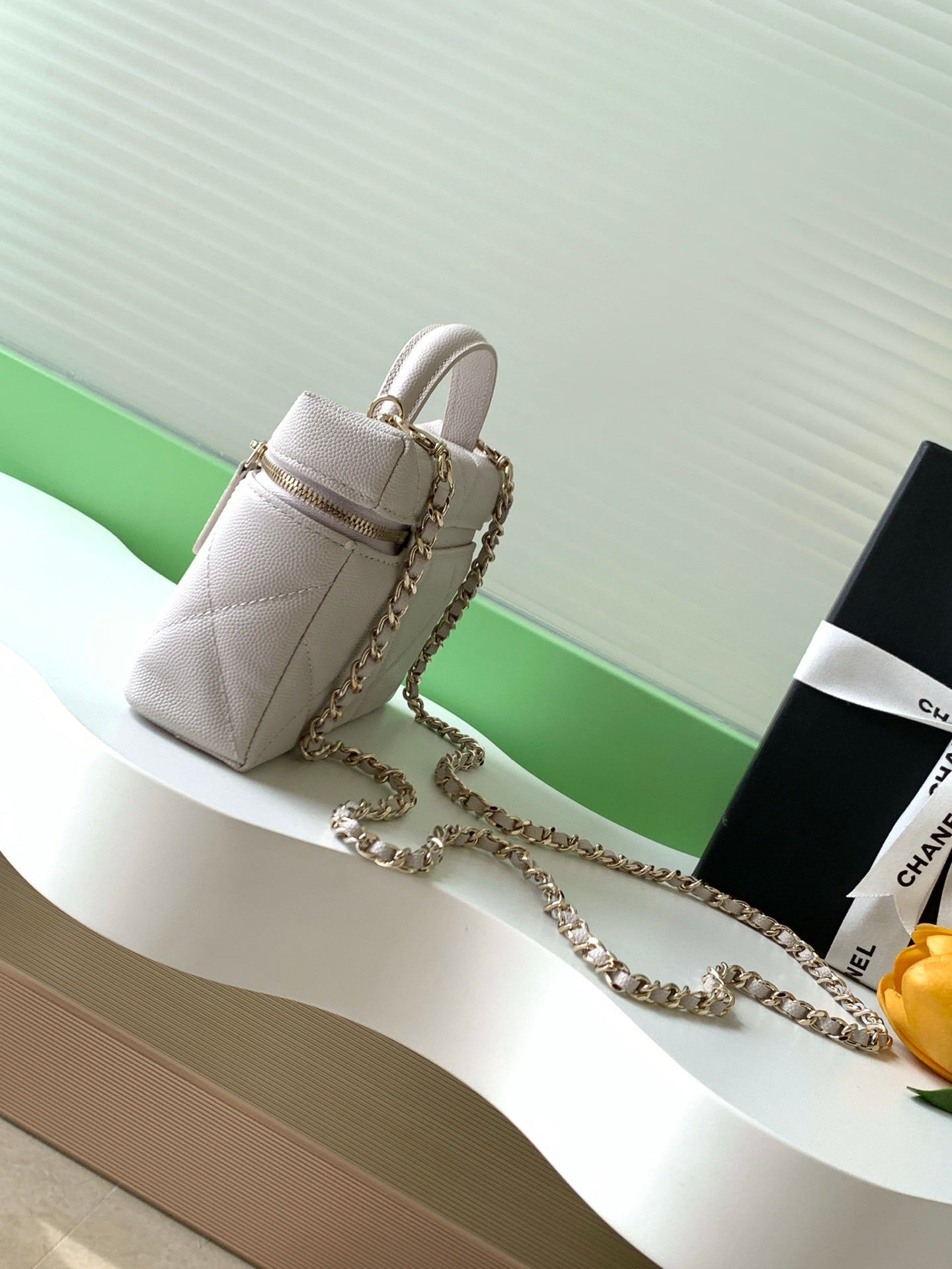 CHANEL 25S VANITY BAG 19.5 CM IN LIGHT BEIGE LAMBSKIN