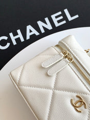 CHANEL 25S VANITY BAG 19.5 CM IN WHITE LAMBSKIN