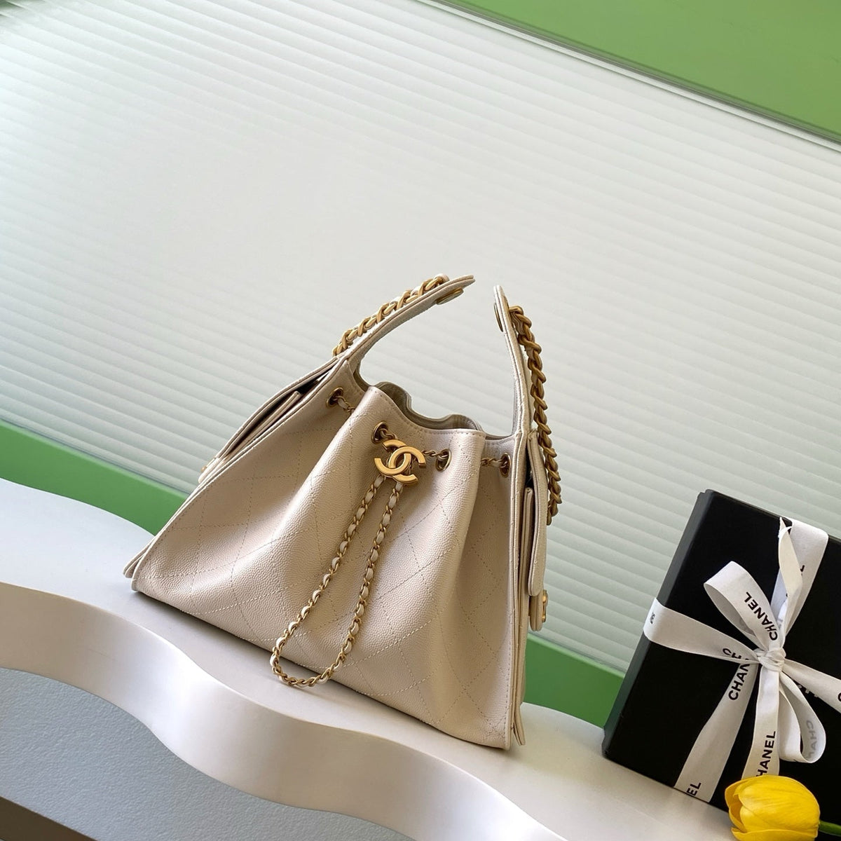 CHANEL 25S HOBO BAG 30 IN LIGHT BEIGE CAVIAR LEATHER WITH GOLD HARDWARE